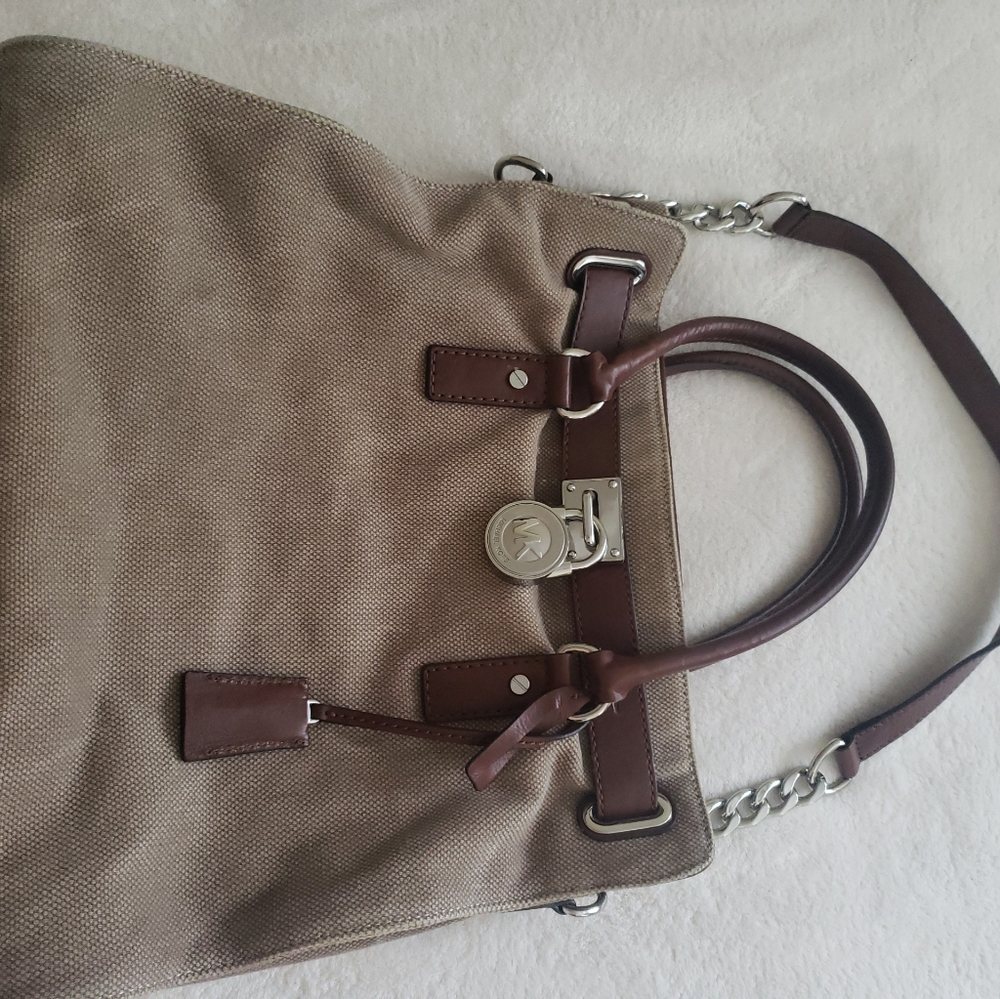Authentic Michael Kors Handbag With Should - image 3